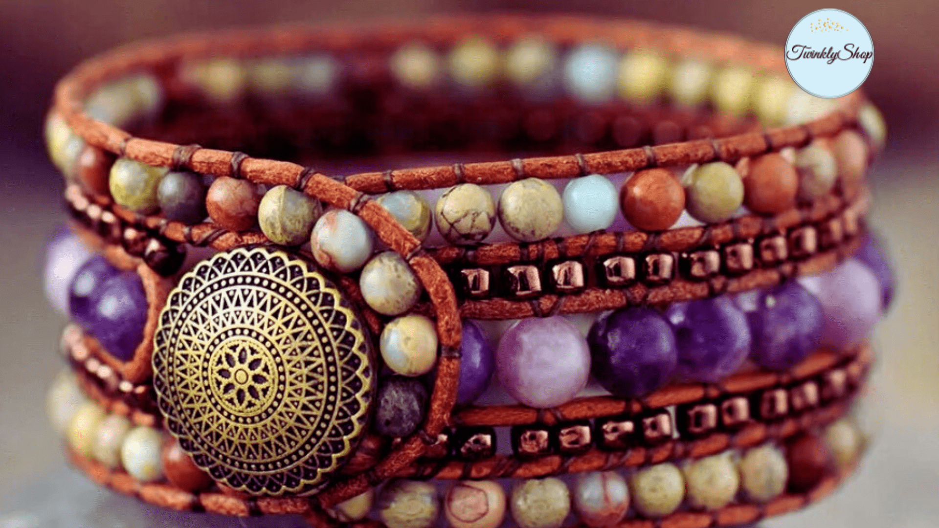 Bracelets manchettes en cuir et pierres semi-précieuses Image